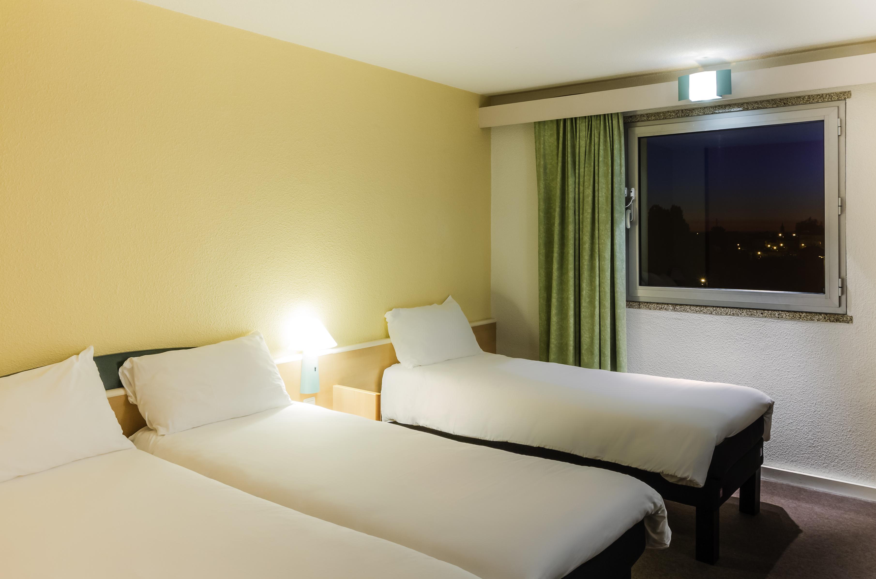 Hotel Ibis Porto Sao Joao Bagian luar foto