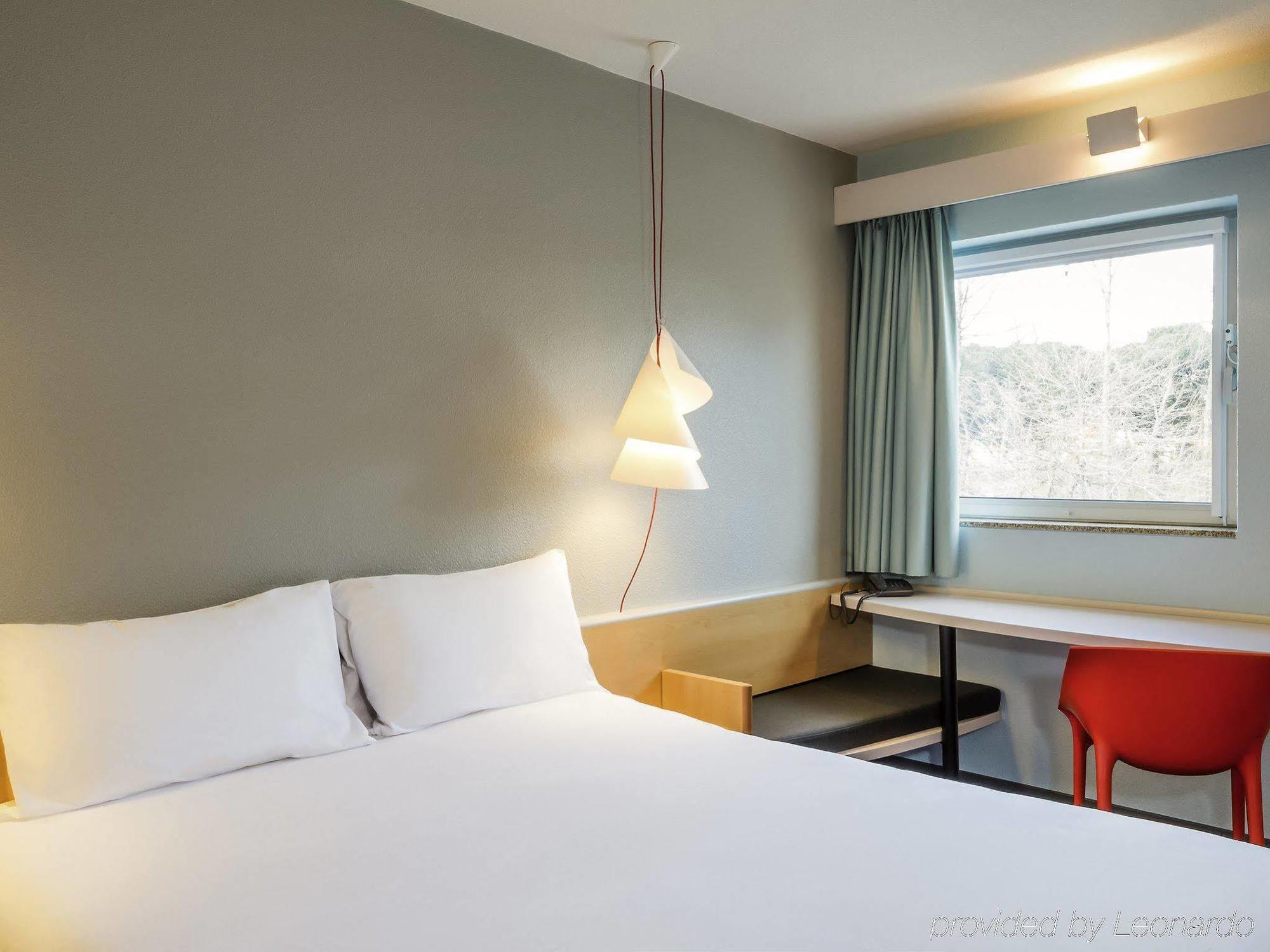 Hotel Ibis Porto Sao Joao Bagian luar foto