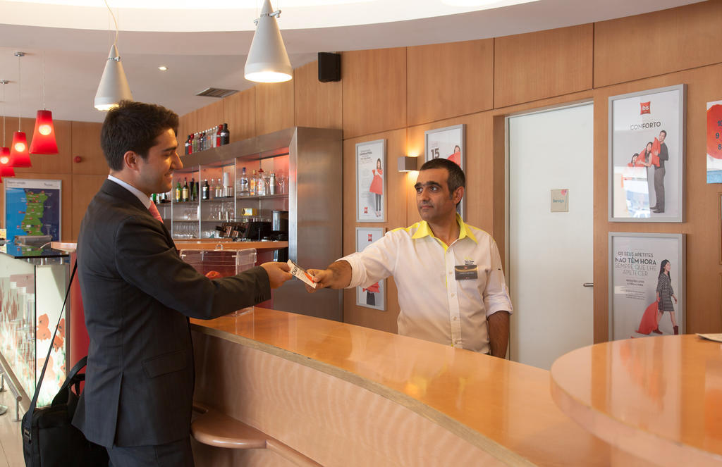 Hotel Ibis Porto Sao Joao Bagian luar foto